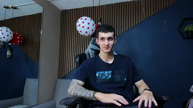 JacksonOlsenn online show from February 17, 6:26 pm