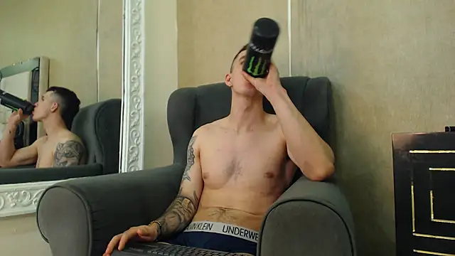 JacksonOlsenn online show from February 23, 10:53 pm