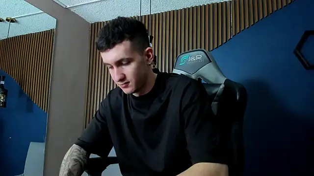 JacksonOlsenn online show from February 26, 2:57 pm