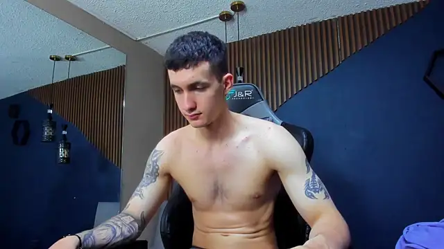 JacksonOlsenn online show from March 4, 4:41 pm