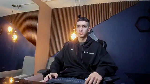 JacksonOlsenn online show from March 7, 12:01 pm