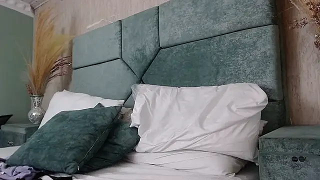 JacksonOlsenn online show from March 15, 11:17 pm