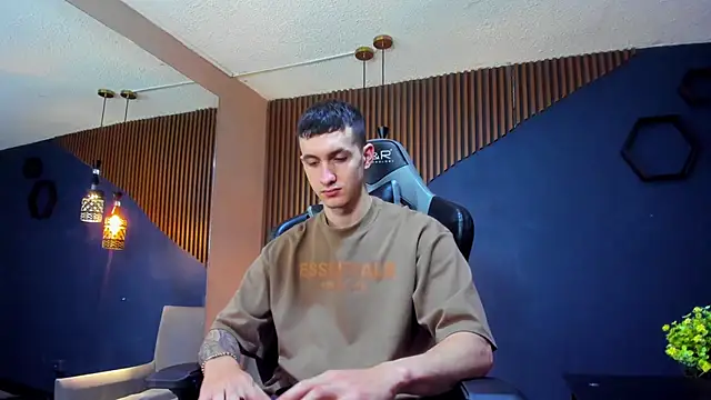 JacksonOlsenn online show from March 16, 1:17 pm