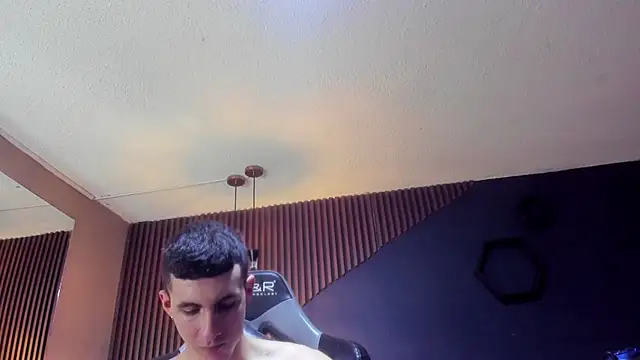 JacksonOlsenn online show from March 21, 6:18 pm