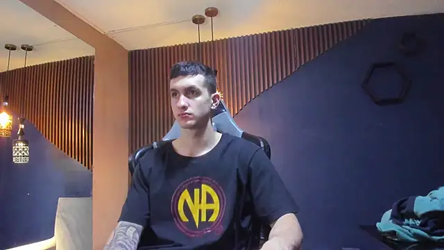 JacksonOlsenn online show from March 22, 12:14 pm