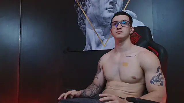 JacksonOlsenn online show from September 15, 7:58 pm