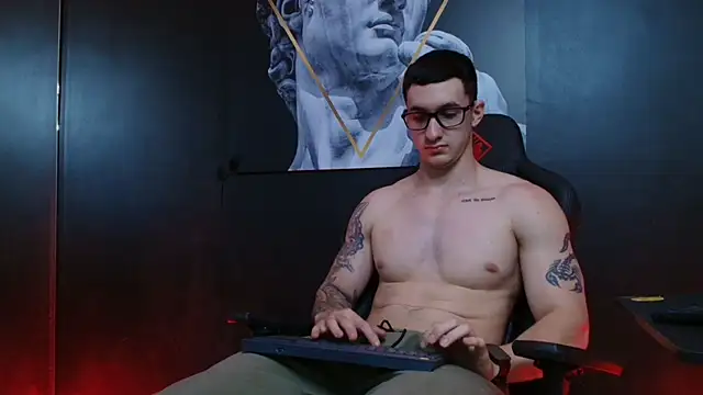 JacksonOlsenn online show from September 17, 9:16 pm