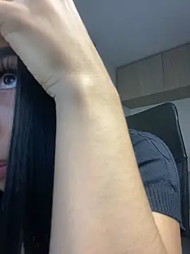 maddy bronw  online show from December 26, 11:46 pm