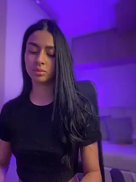 maddy bronw  online show from December 29, 9:39 am