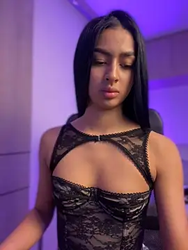 maddy bronw  online show from January 2, 10:44 pm