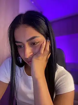 maddy bronw  online show from January 11, 3:23 am