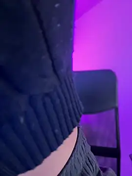 maddy bronw  online show from January 24, 10:30 pm