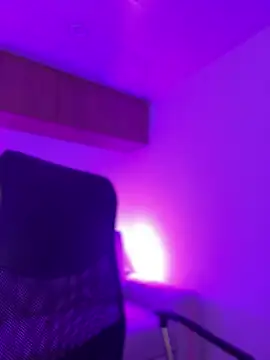 maddy bronw  online show from February 21, 11:21 pm