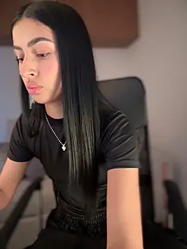 maddy bronw  online show from March 13, 6:23 pm