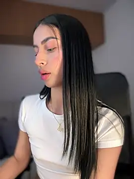 maddy bronw  online show from March 19, 8:43 pm