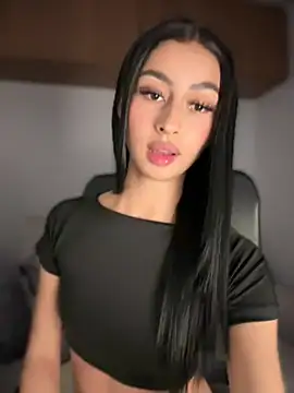 maddy bronw  online show from March 23, 3:32 am