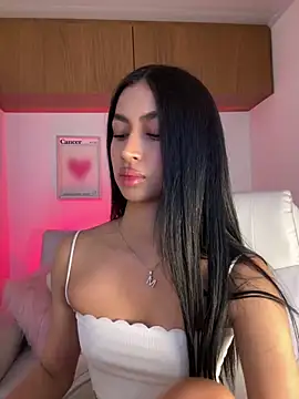 maddy bronw  online show from September 15, 10:32 pm