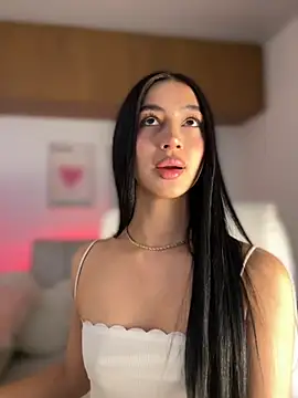 maddy bronw  online show from October 14, 10:21 pm