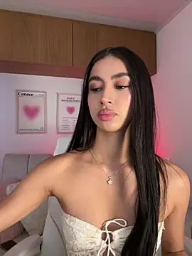 maddy bronw  online show from March 16, 10:03 pm