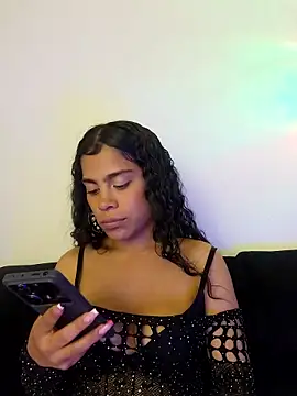 NINA 18 YEARS online show from December 9, 7:50 pm