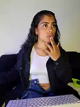 NINA 18 YEARS online show from December 18, 9:51 pm