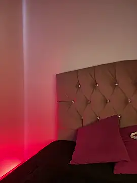 NINA 18 YEARS online show from September 19, 8:42 pm