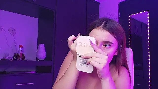 TinaJonnes  online show from March 12, 5:57 am