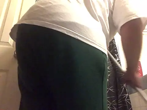 Snapshot of fatboyjayohh126 chatting on December 25, 2:14 am fatboyjayohh126 online show from December 25, 2:14 am