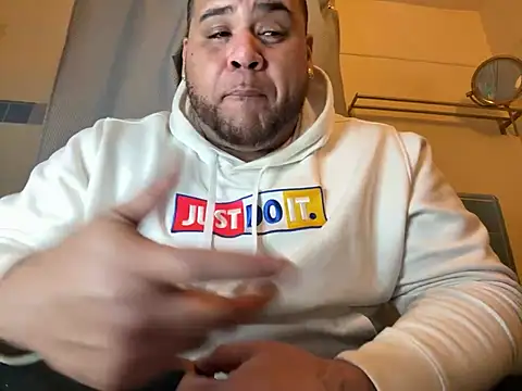 Snapshot of fatboyjayohh126 chatting on February 12, 10:04 pm fatboyjayohh126 online show from February 12, 10:04 pm