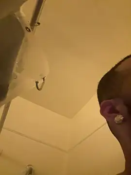 Snapshot of fatboyjayohh126 chatting on February 24, 9:00 am fatboyjayohh126 online show from February 24, 9:00 am