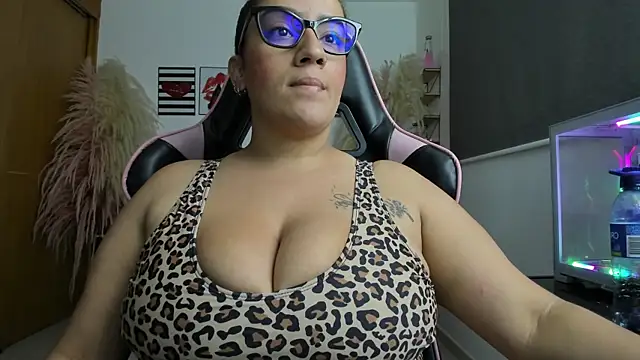 Samanthagax online show from January 23, 11:15 pm