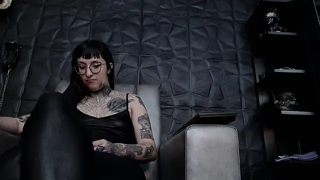 Agata Darkness online show from December 20, 11:12 pm