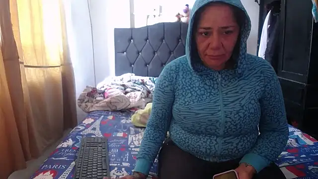 Snapshot of merryymaturee_ chatting on March 22, 3:09 pm merryymaturee online show from March 22, 3:09 pm