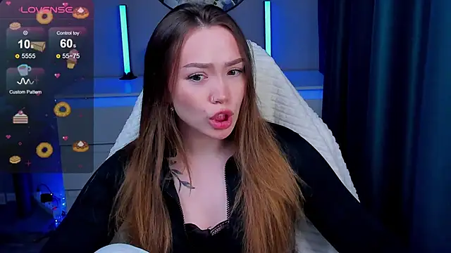 Snapshot of Evia_r0se chatting on January 17, 6:22 pm Evia r0se online show from January 17, 6:22 pm