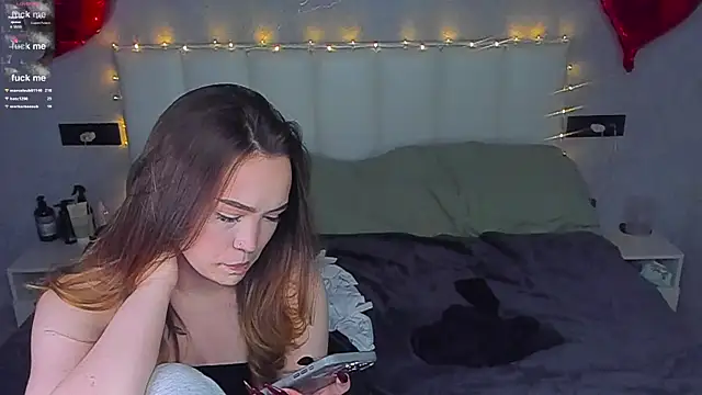 Snapshot of Evia_r0se chatting on February 26, 2:05 pm Evia r0se online show from February 26, 2:05 pm