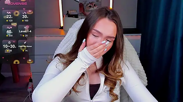 Snapshot of Evia_r0se chatting on March 13, 10:33 am Evia r0se online show from March 13, 10:33 am