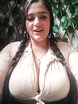 hanna-a online show from December 5, 2:00 pm