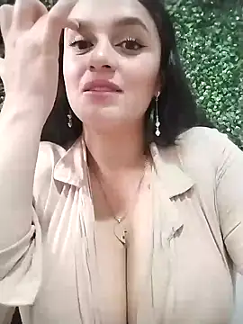 hanna-a online show from January 6, 3:40 pm