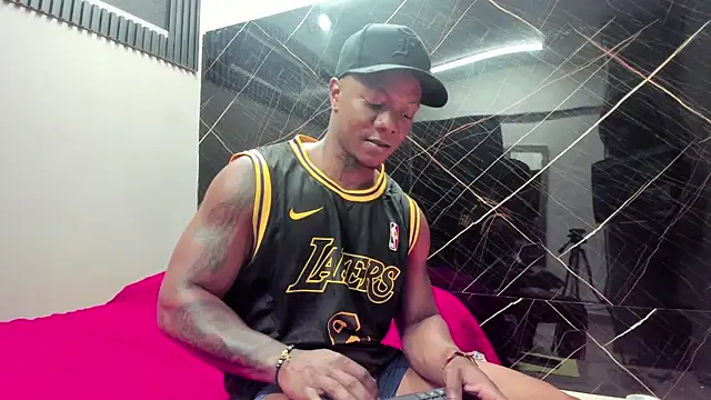 ronnie 7777 online show from February 3, 8:03 pm