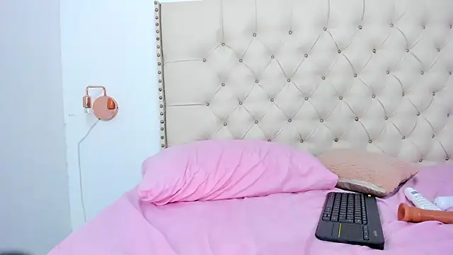 Kim Eli online show from January 25, 11:00 pm