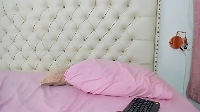 Kim Eli online show from February 5, 10:55 pm