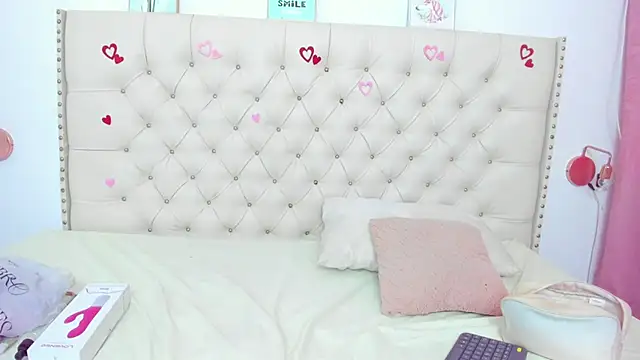 Kim Eli online show from March 7, 7:49 pm