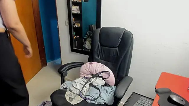 peanut tangerine online show from January 11, 12:26 am