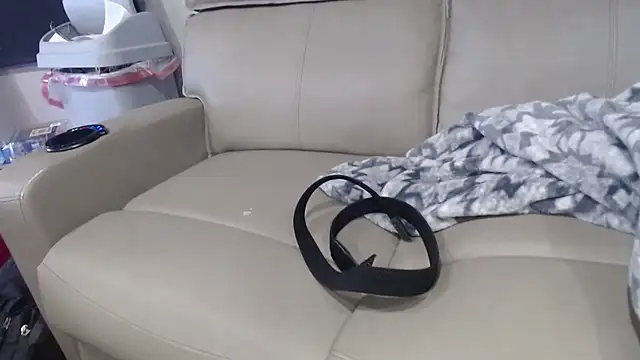 overaveragefreak4you online show from February 5, 10:03 pm