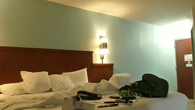 overaveragefreak4you online show from April 15, 6:48 pm