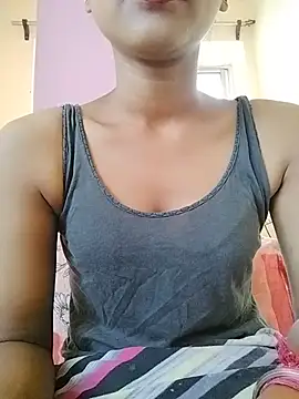 MISSQUEEN48 online show from June 8, 6:36 am
