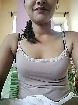 MISSQUEEN48 online show from July 10, 11:24 am