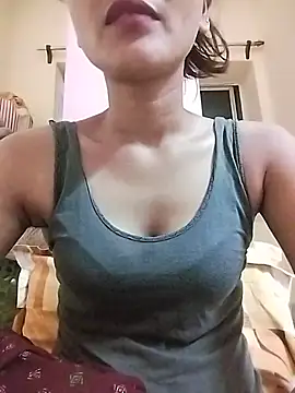 MISSQUEEN48 online show from July 14, 2:56 pm