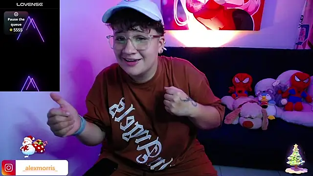 Snapshot of _AlexMorris chatting on December 13, 12:31 am AlexMorris online show from December 13, 12:31 am