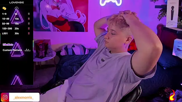 Snapshot of _AlexMorris chatting on October 3, 6:54 am AlexMorris online show from October 3, 6:54 am